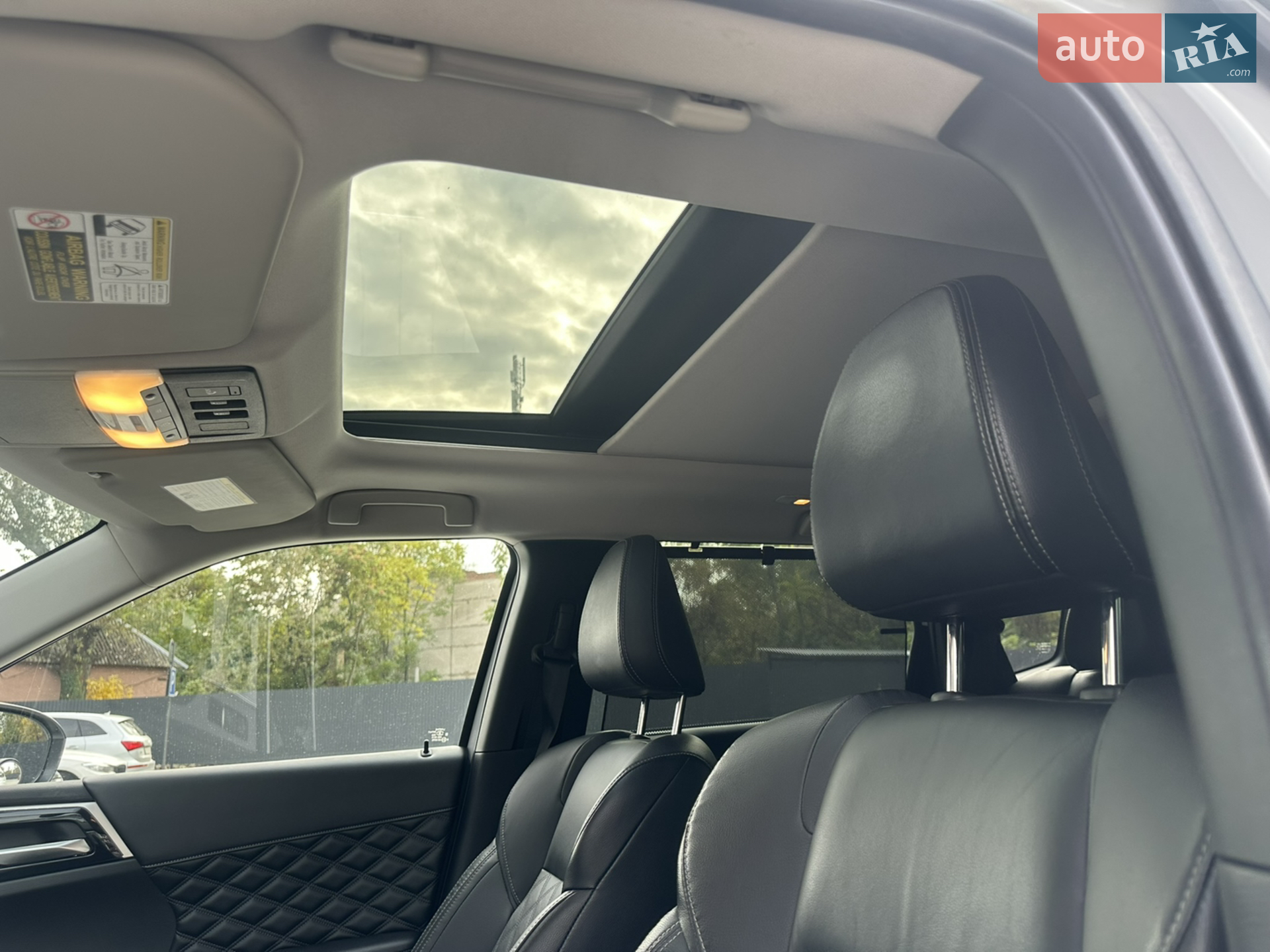 2021 Mitsubishi Outlander - мініатюра 16
