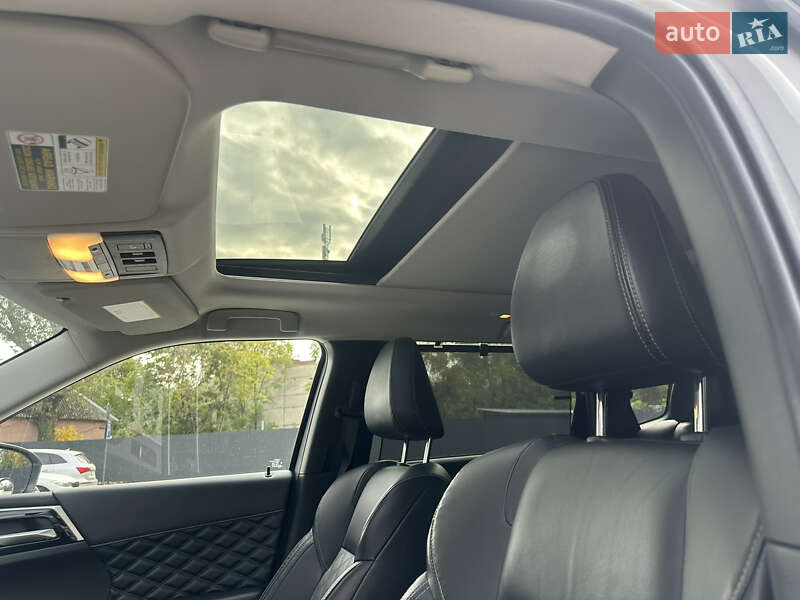 Внедорожник / Кроссовер Mitsubishi Outlander 2021 в Ужгороде фото 16 Внедорожник / Кроссовер Mitsubishi Outlander 2021 в Ужгороде