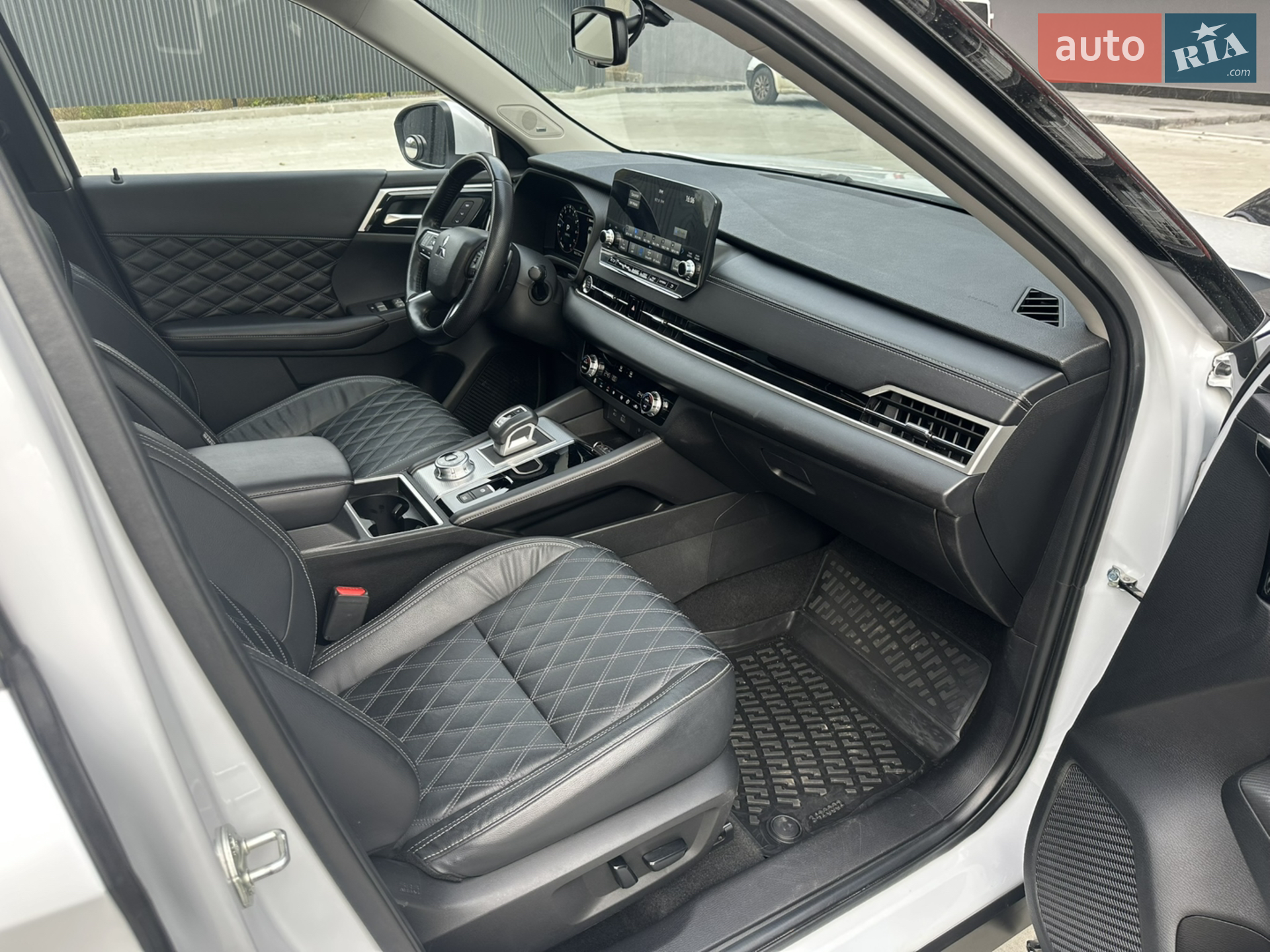 2021 Mitsubishi Outlander - мініатюра 24