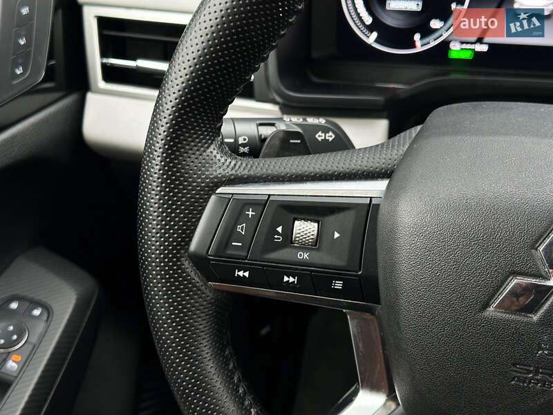 Позашляховик / Кросовер Mitsubishi Outlander 2023 в Львові