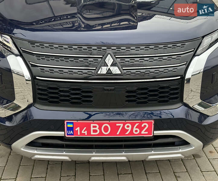 Позашляховик / Кросовер Mitsubishi Outlander 2023 в Львові