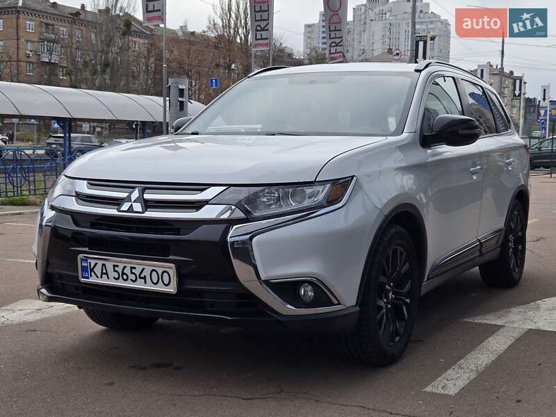 Внедорожник / Кроссовер Mitsubishi Outlander 2017 в Киеве фото 2 Внедорожник / Кроссовер Mitsubishi Outlander 2017 в Киеве