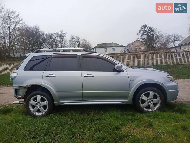 Позашляховик / Кросовер Mitsubishi Outlander 2005 в Катеринопілі