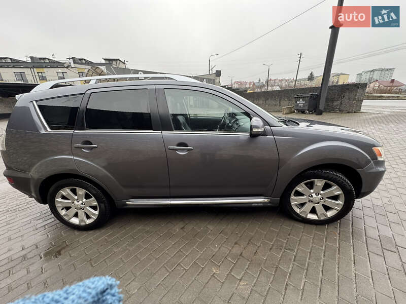 Внедорожник / Кроссовер Mitsubishi Outlander 2010 в Тернополе