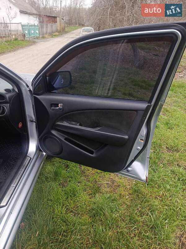 Позашляховик / Кросовер Mitsubishi Outlander 2005 в Катеринопілі