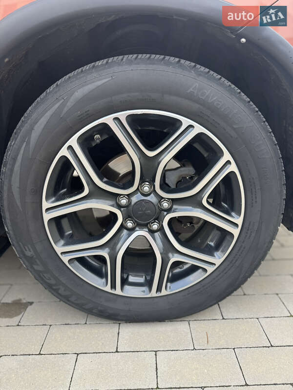 Внедорожник / Кроссовер Mitsubishi Outlander 2015 в Виннице фото 16 Внедорожник / Кроссовер Mitsubishi Outlander 2015 в Виннице