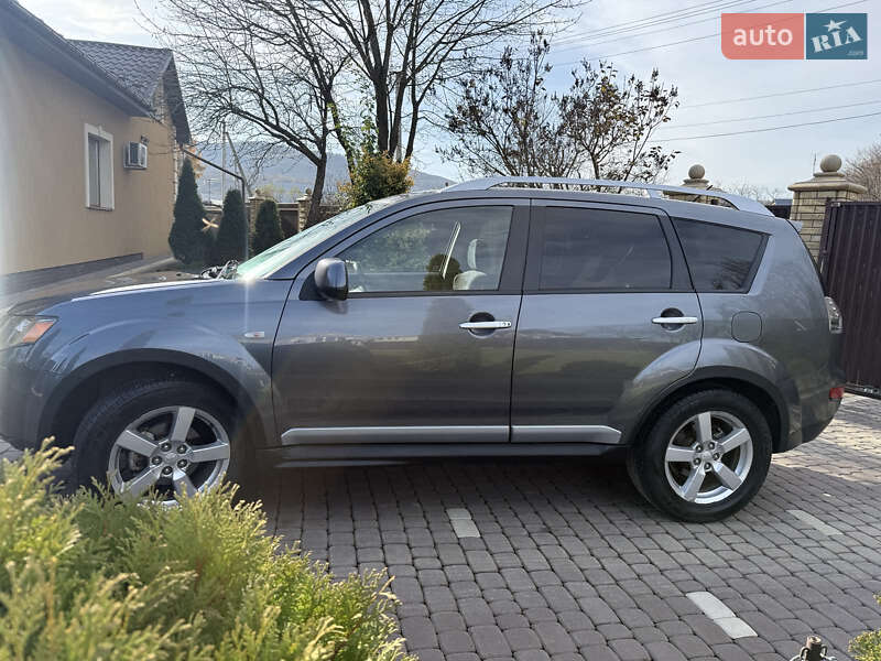 Внедорожник / Кроссовер Mitsubishi Outlander 2009 в Косове фото 5 Внедорожник / Кроссовер Mitsubishi Outlander 2009 в Косове