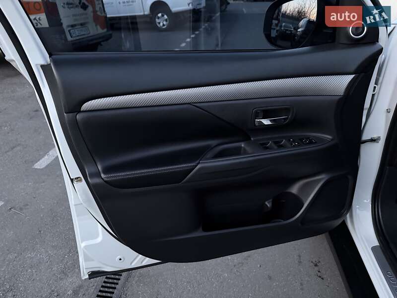 Позашляховик / Кросовер Mitsubishi Outlander 2012 в Дніпрі