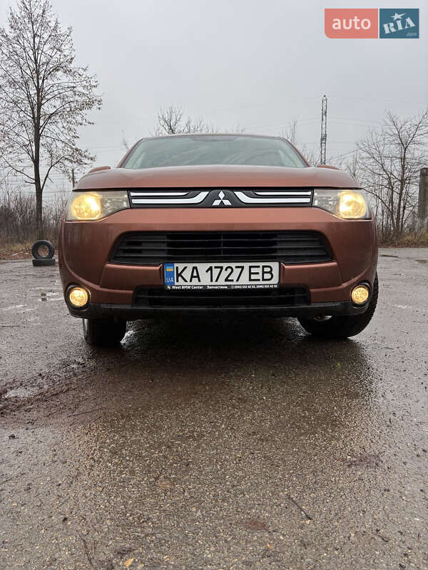 Позашляховик / Кросовер Mitsubishi Outlander 2013 в Івано-Франківську фото 10 Позашляховик / Кросовер Mitsubishi Outlander 2013 в Івано-Франківську