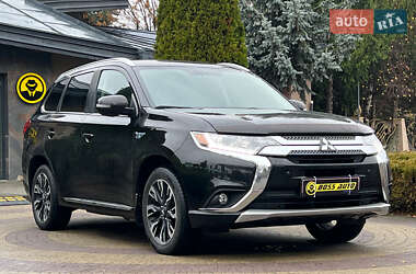 Позашляховик / Кросовер Mitsubishi Outlander 2018 в Львові