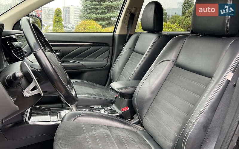 Внедорожник / Кроссовер Mitsubishi Outlander 2018 в Львове