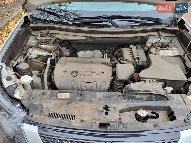 Внедорожник / Кроссовер Mitsubishi Outlander 2020 в Черкассах