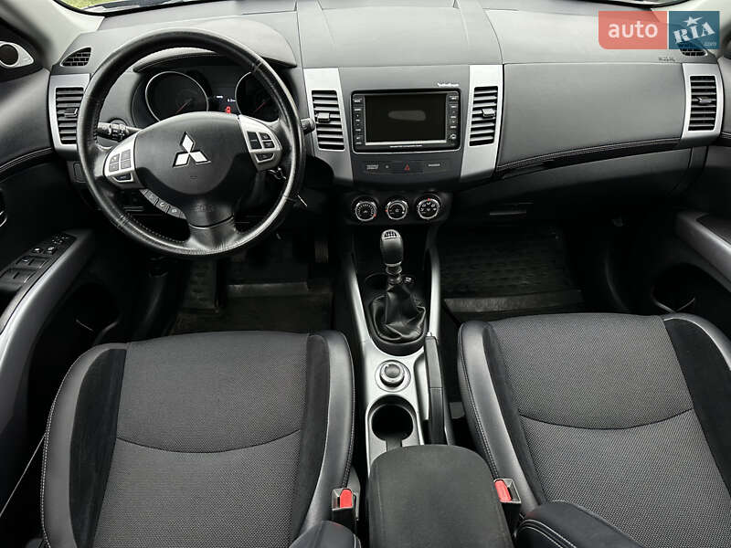 Позашляховик / Кросовер Mitsubishi Outlander 2011 в Миргороді фото 14 Позашляховик / Кросовер Mitsubishi Outlander 2011 в Миргороді