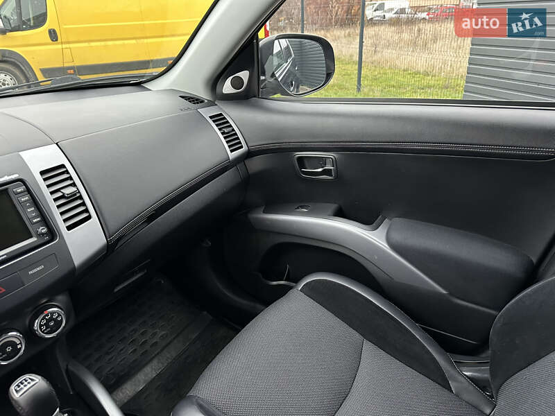 Позашляховик / Кросовер Mitsubishi Outlander 2011 в Миргороді фото 21 Позашляховик / Кросовер Mitsubishi Outlander 2011 в Миргороді