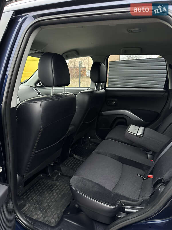 Позашляховик / Кросовер Mitsubishi Outlander 2011 в Миргороді фото 23 Позашляховик / Кросовер Mitsubishi Outlander 2011 в Миргороді