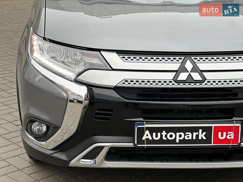 Внедорожник / Кроссовер Mitsubishi Outlander 2019 в Одессе