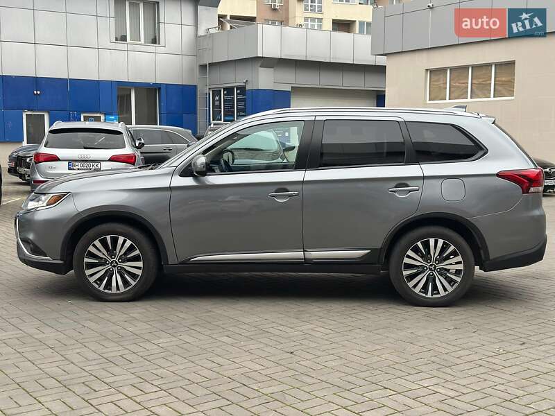 Внедорожник / Кроссовер Mitsubishi Outlander 2019 в Одессе