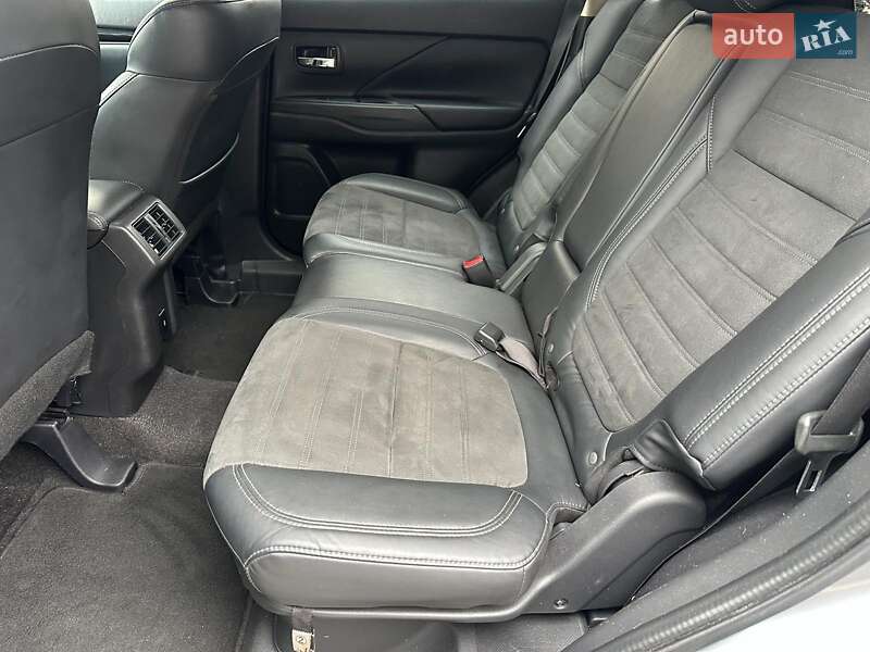 Внедорожник / Кроссовер Mitsubishi Outlander 2019 в Одессе