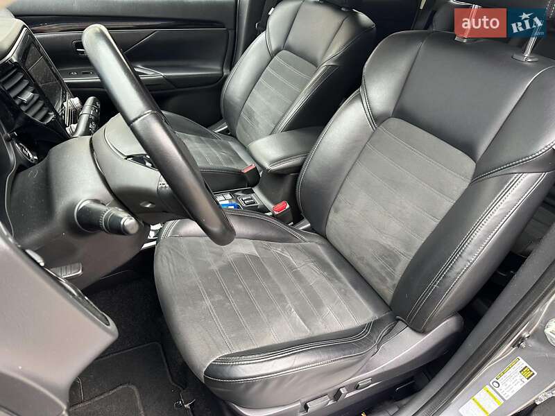 Внедорожник / Кроссовер Mitsubishi Outlander 2019 в Одессе