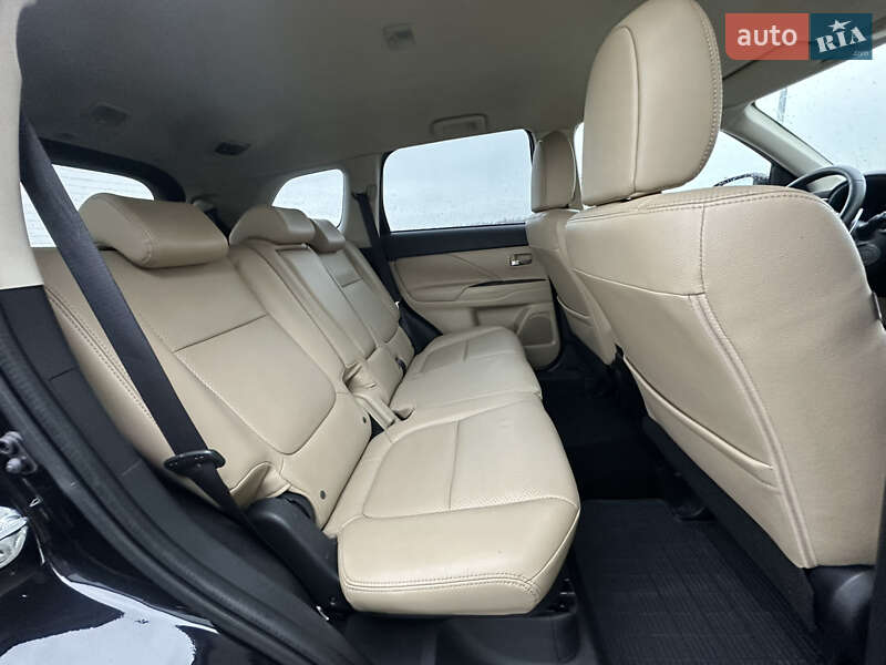 Позашляховик / Кросовер Mitsubishi Outlander 2015 в Вінниці