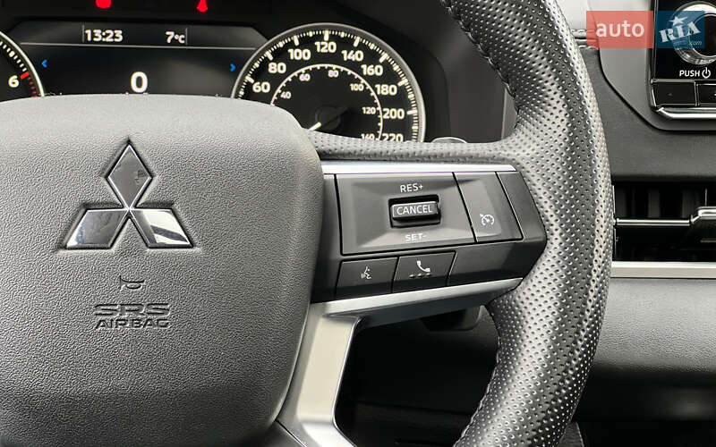 Внедорожник / Кроссовер Mitsubishi Outlander 2021 в Львове