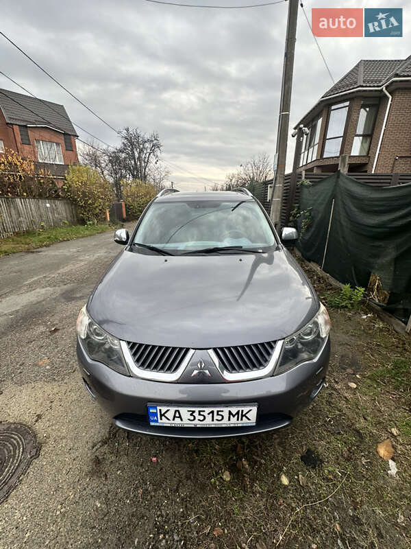 Позашляховик / Кросовер Mitsubishi Outlander 2009 в Києві
