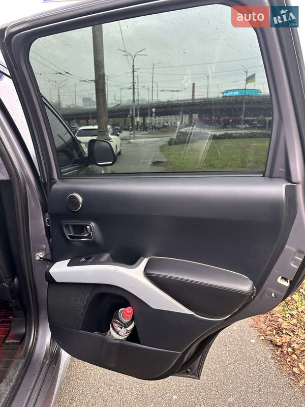 Позашляховик / Кросовер Mitsubishi Outlander 2009 в Києві