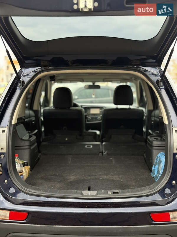 Внедорожник / Кроссовер Mitsubishi Outlander 2013 в Одессе