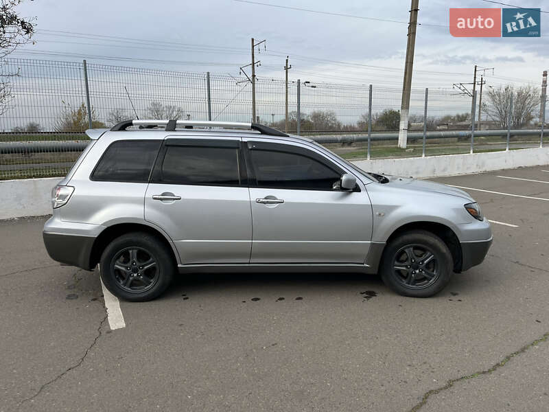 Позашляховик / Кросовер Mitsubishi Outlander 2004 в Білгороді-Дністровському фото 3 Позашляховик / Кросовер Mitsubishi Outlander 2004 в Білгороді-Дністровському