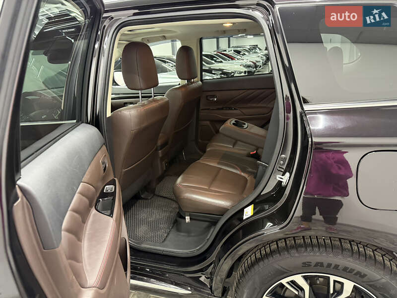 Позашляховик / Кросовер Mitsubishi Outlander 2018 в Одесі