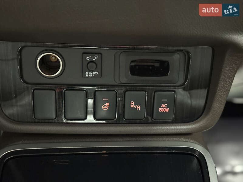 Позашляховик / Кросовер Mitsubishi Outlander 2018 в Одесі