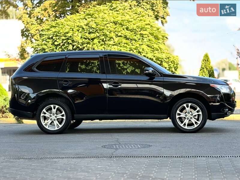 Внедорожник / Кроссовер Mitsubishi Outlander 2013 в Львове