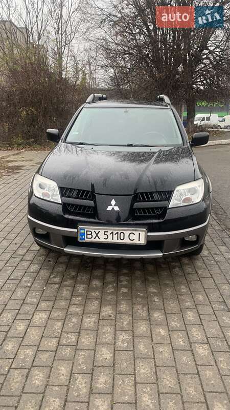 Позашляховик / Кросовер Mitsubishi Outlander 2004 в Кам'янець-Подільському