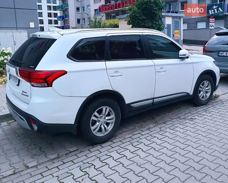 Внедорожник / Кроссовер Mitsubishi Outlander 2018 в Кропивницком фото 4 Внедорожник / Кроссовер Mitsubishi Outlander 2018 в Кропивницком