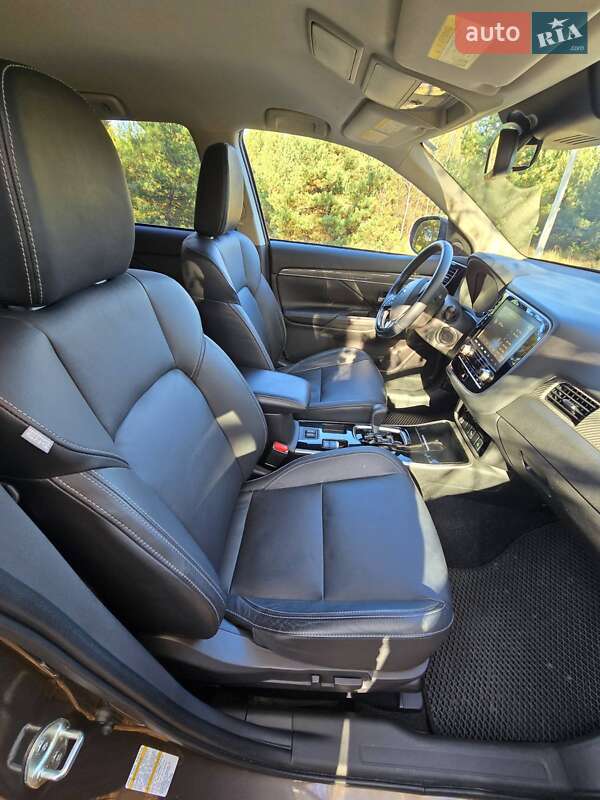 Позашляховик / Кросовер Mitsubishi Outlander 2020 в Вишгороді