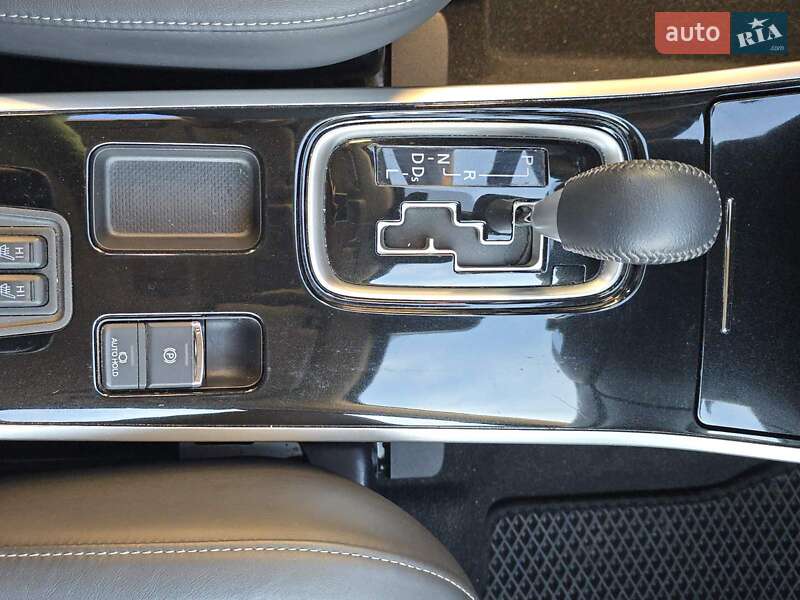 Позашляховик / Кросовер Mitsubishi Outlander 2020 в Вишгороді