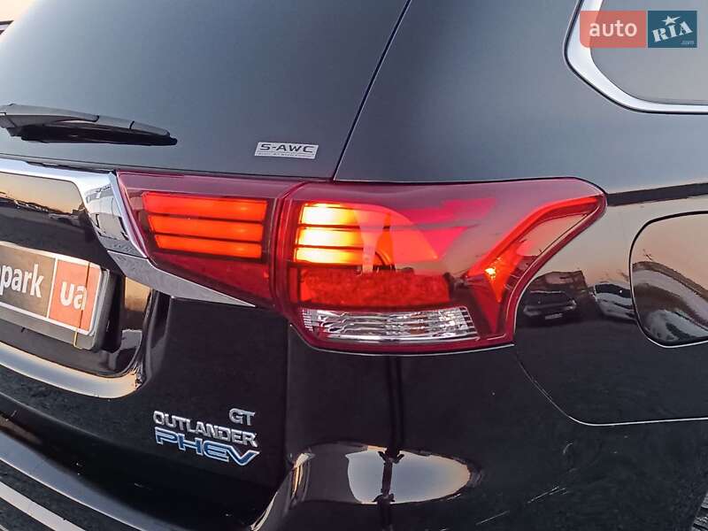 Внедорожник / Кроссовер Mitsubishi Outlander 2018 в Львове