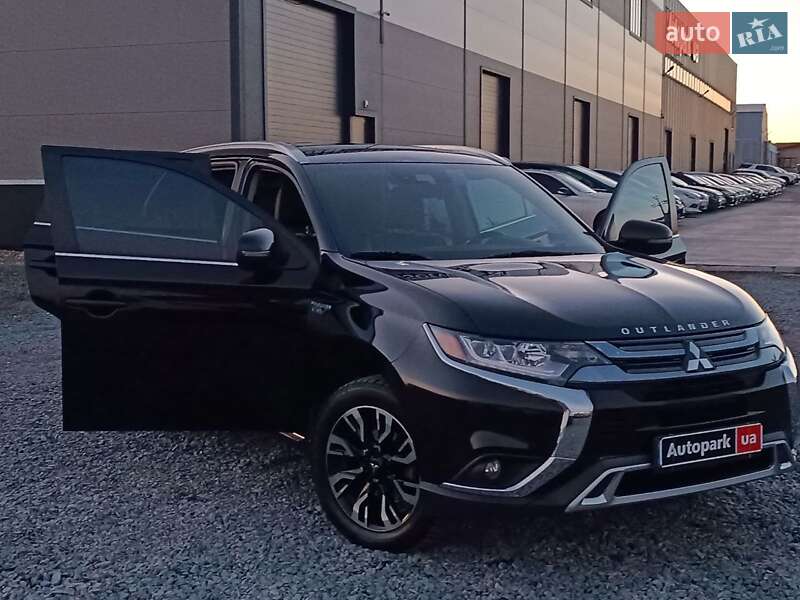 Внедорожник / Кроссовер Mitsubishi Outlander 2018 в Львове