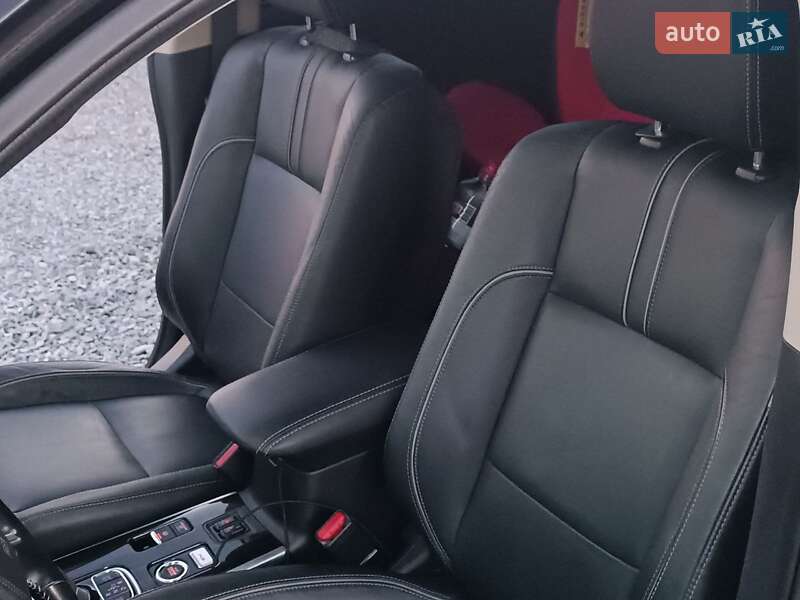 Внедорожник / Кроссовер Mitsubishi Outlander 2018 в Львове