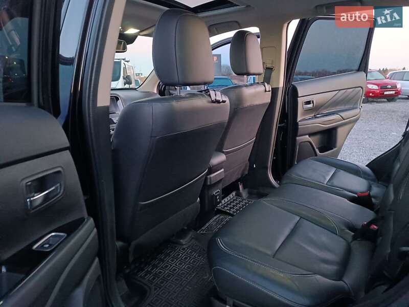 Внедорожник / Кроссовер Mitsubishi Outlander 2018 в Львове