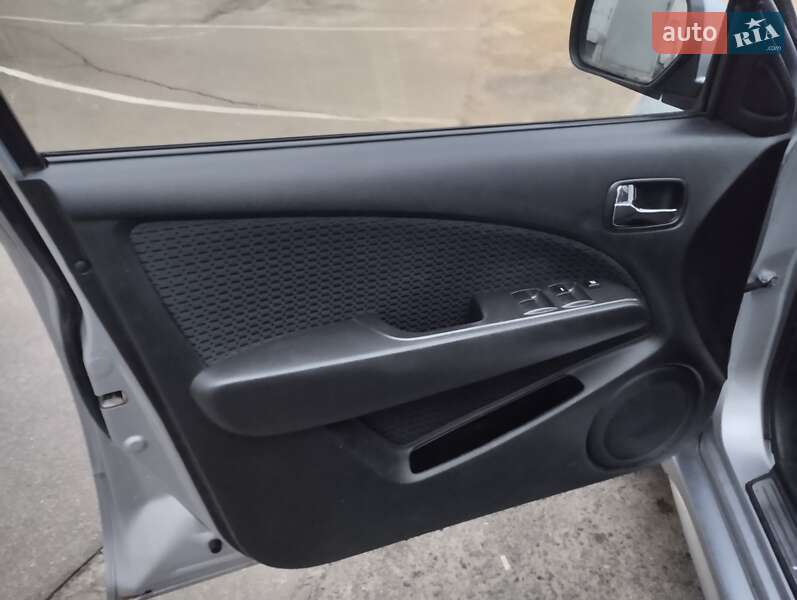 Внедорожник / Кроссовер Mitsubishi Outlander 2009 в Нежине