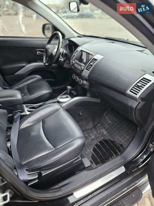 Внедорожник / Кроссовер Mitsubishi Outlander 2010 в Харькове