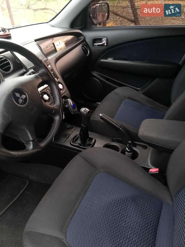 Внедорожник / Кроссовер Mitsubishi Outlander 2007 в Измаиле фото 3 Внедорожник / Кроссовер Mitsubishi Outlander 2007 в Измаиле