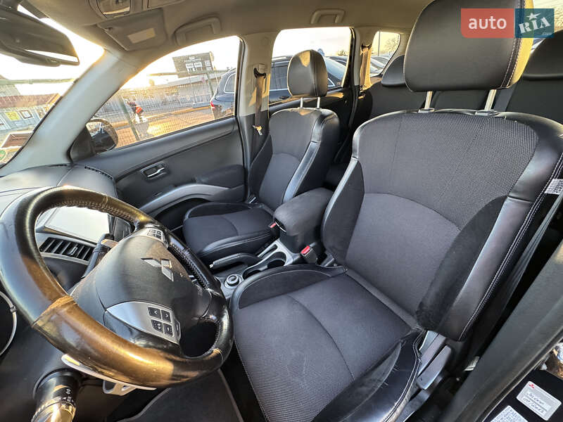 Внедорожник / Кроссовер Mitsubishi Outlander 2012 в Киеве