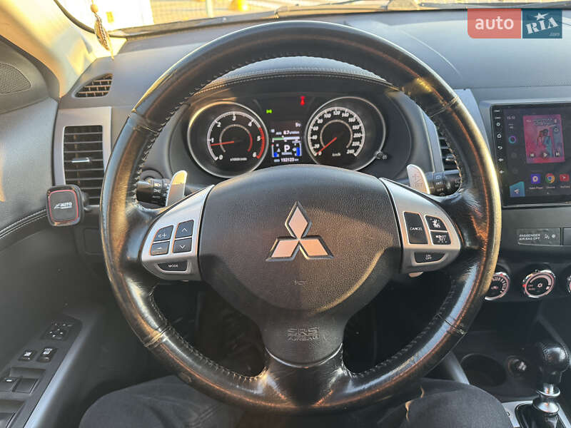 Внедорожник / Кроссовер Mitsubishi Outlander 2012 в Киеве