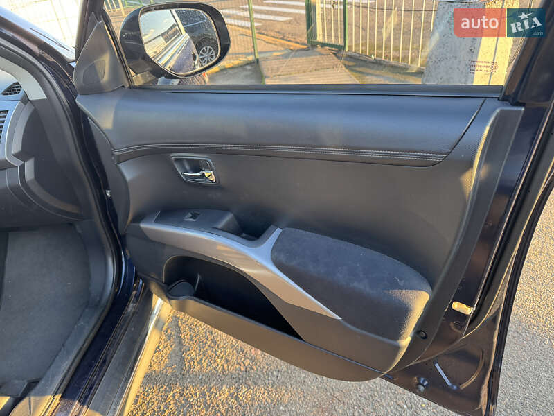 Внедорожник / Кроссовер Mitsubishi Outlander 2012 в Киеве