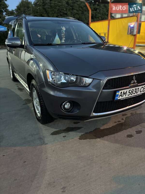 Внедорожник / Кроссовер Mitsubishi Outlander 2011 в Бердичеве