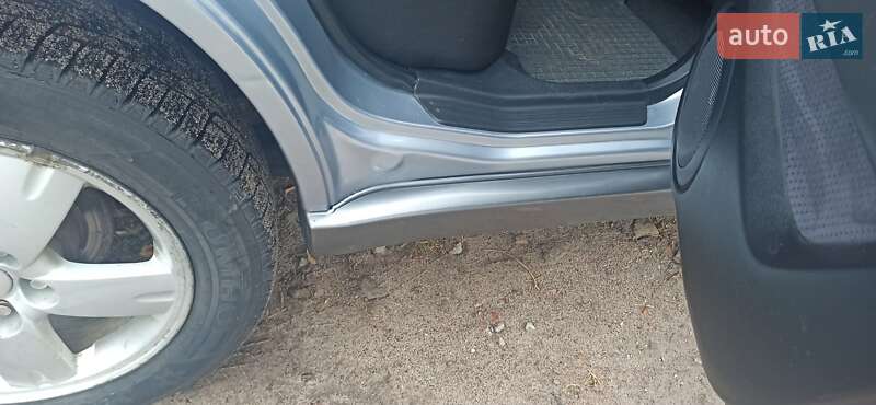 Позашляховик / Кросовер Mitsubishi Outlander 2004 в Краснограді