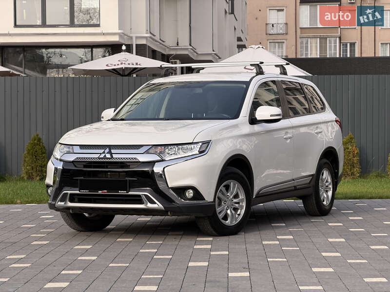 Внедорожник / Кроссовер Mitsubishi Outlander 2020 в Ужгороде