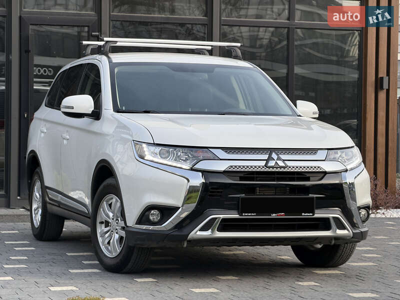 Внедорожник / Кроссовер Mitsubishi Outlander 2020 в Ужгороде